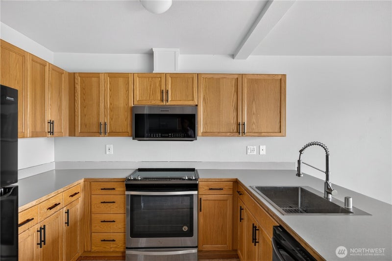 320 SE Barrington Drive A201