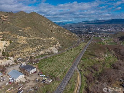 Photo of 11 Methow Street, Wenatchee, WA 98801 (MLS # 2495323)