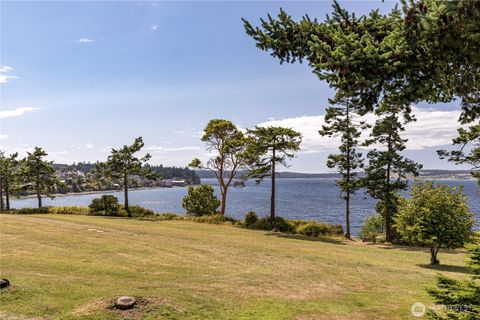 Photo of 1204 Leisure Street, Coupeville, WA 98239 (MLS # 2402786)