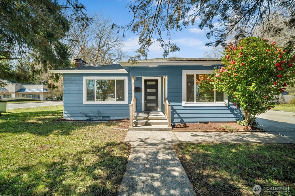 Photo of 1717 Lake Park Drive SW, Tumwater, WA 98512 (MLS # 2503064)