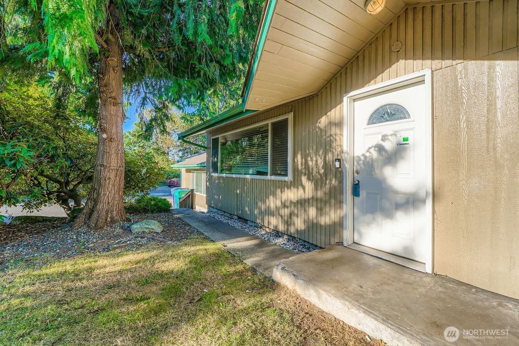 Photo of 31855 51st Avenue S, Auburn, WA 98001 (MLS # 2425077)
