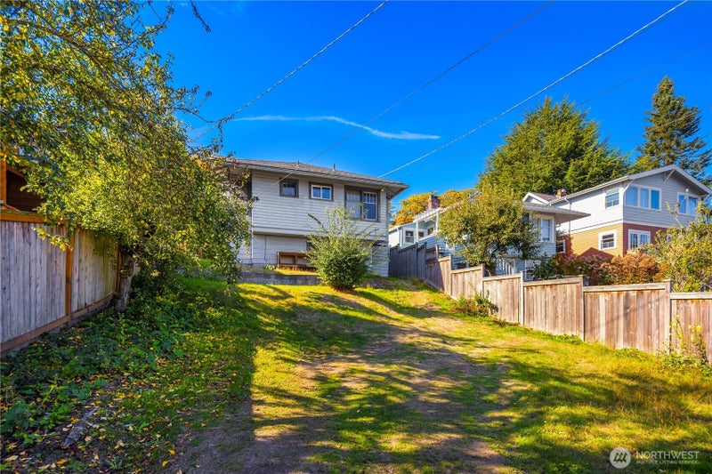 2570 5th Avenue W