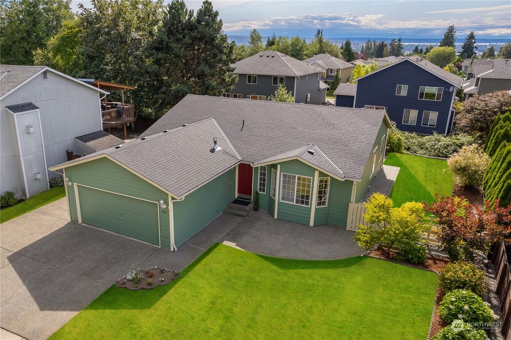 Photo of 616 87th Avenue SE, Lake Stevens, WA 98258 (MLS # 2270012)