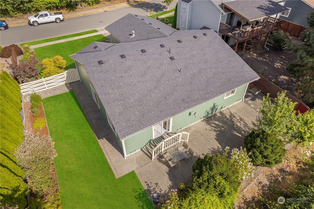 Photo of 616 87th Avenue SE, Lake Stevens, WA 98258 (MLS # 2270012)