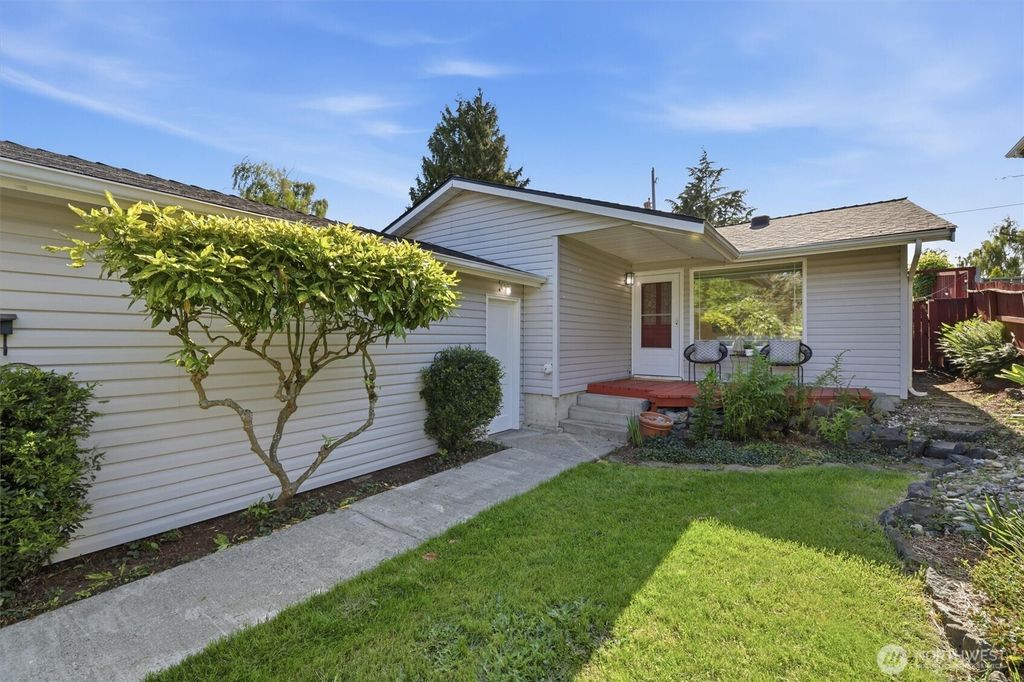 Photo of 8425 18th Avenue SW, Seattle, WA 98106 (MLS # 2531725)