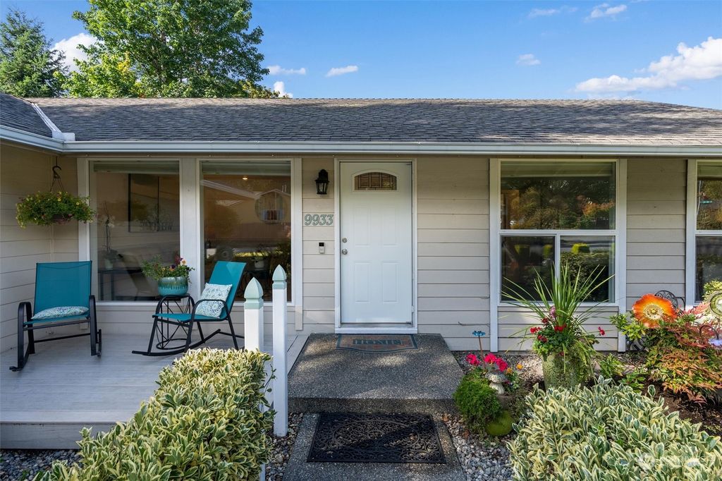 Photo of 9933 NE 204th Place, Bothell, WA 98011 (MLS # 2166525)
