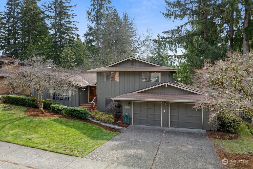 Photo of 15007 SE 139th Place, Renton, WA 98059 (MLS # 2042110)