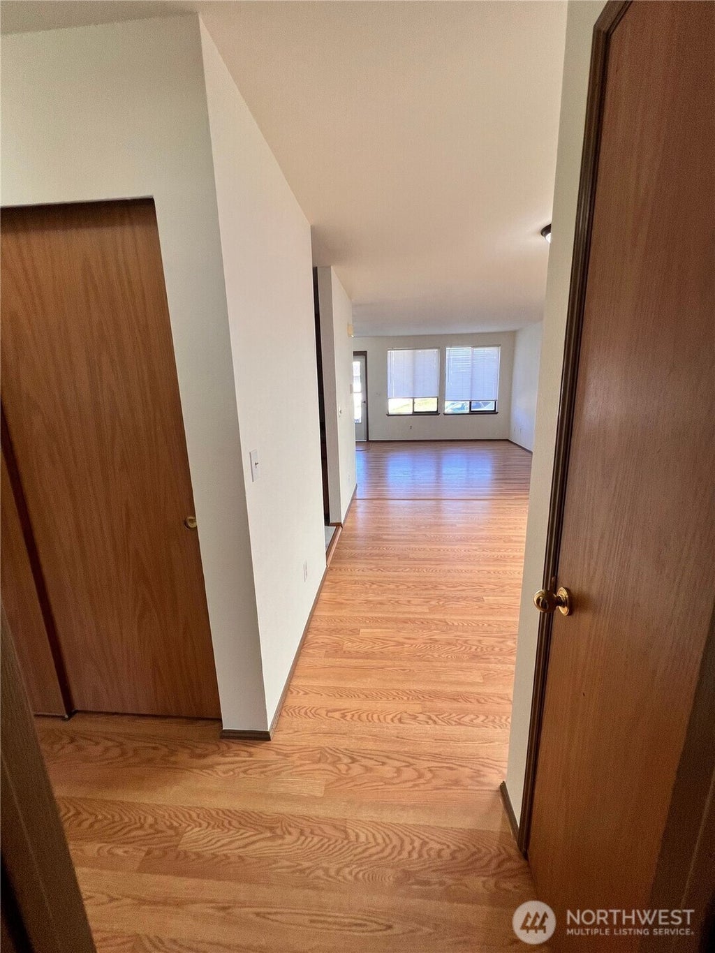 Photo of 930 S 22nd Court, Mount Vernon, WA 98274 (MLS # 2566629)