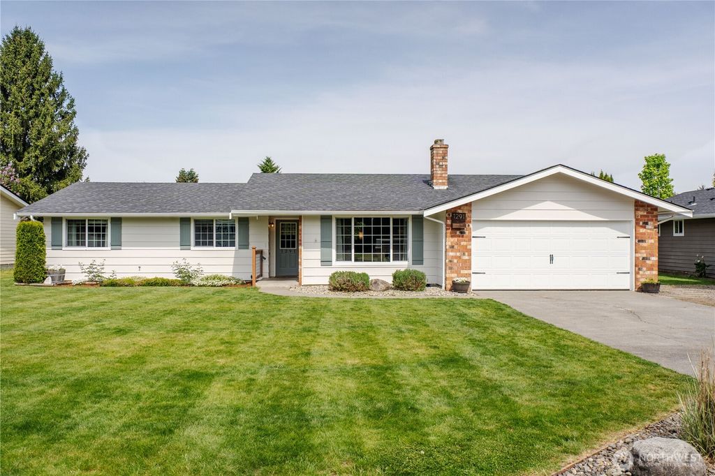 Photo of 1291 Garden Circle, Lynden, WA 98264 (MLS # 2515792)
