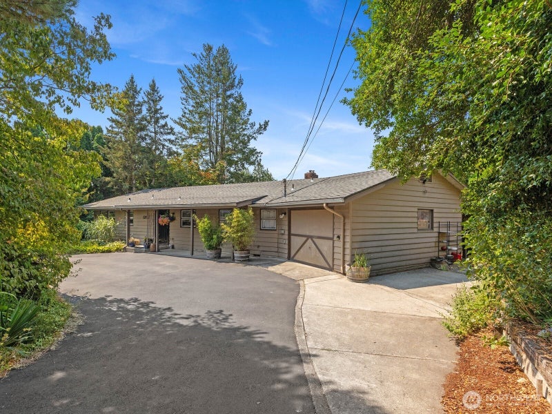1202 Pine Avenue