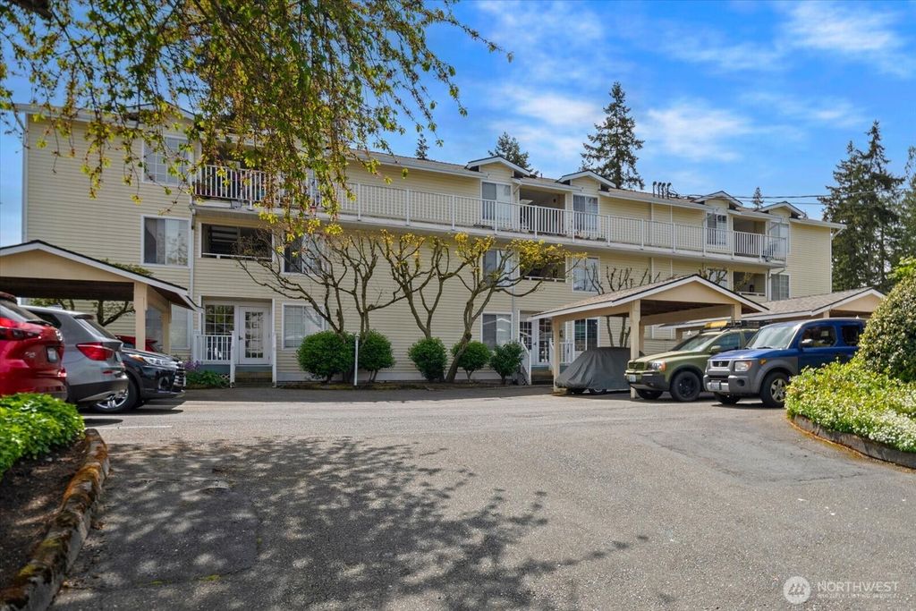Photo of 127 SW 154th Street #106, Burien, WA 98166 (MLS # 2518533)