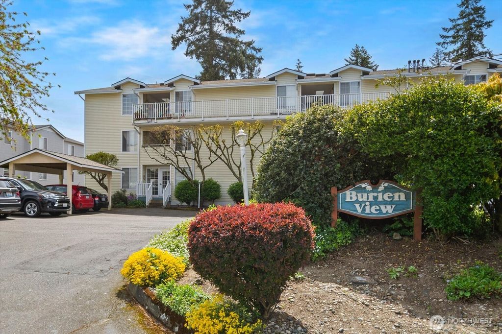Photo of 127 SW 154th Street #106, Burien, WA 98166 (MLS # 2518533)