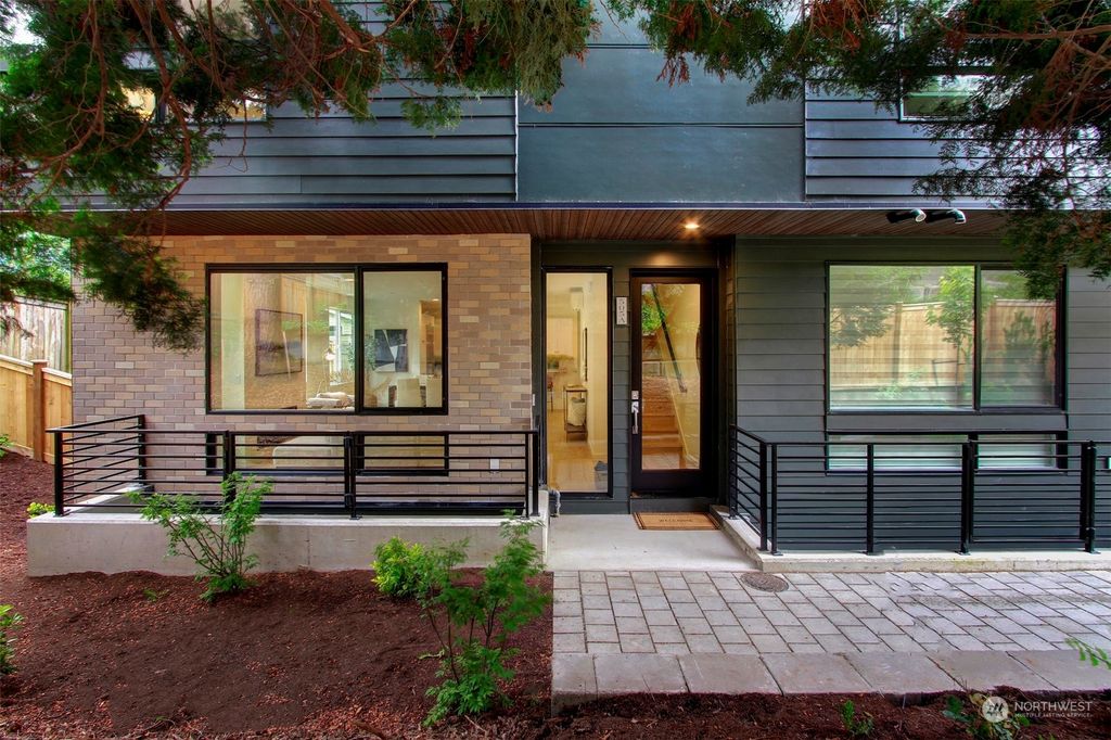 Photo of 505 A 2nd Avenue S, Kirkland, WA 98033 (MLS # 2241539)
