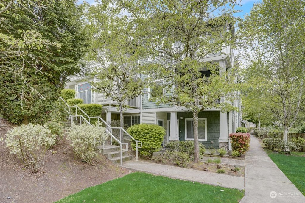 Photo of 21420 40th Place S #G, SeaTac, WA 98198 (MLS # 2227118)