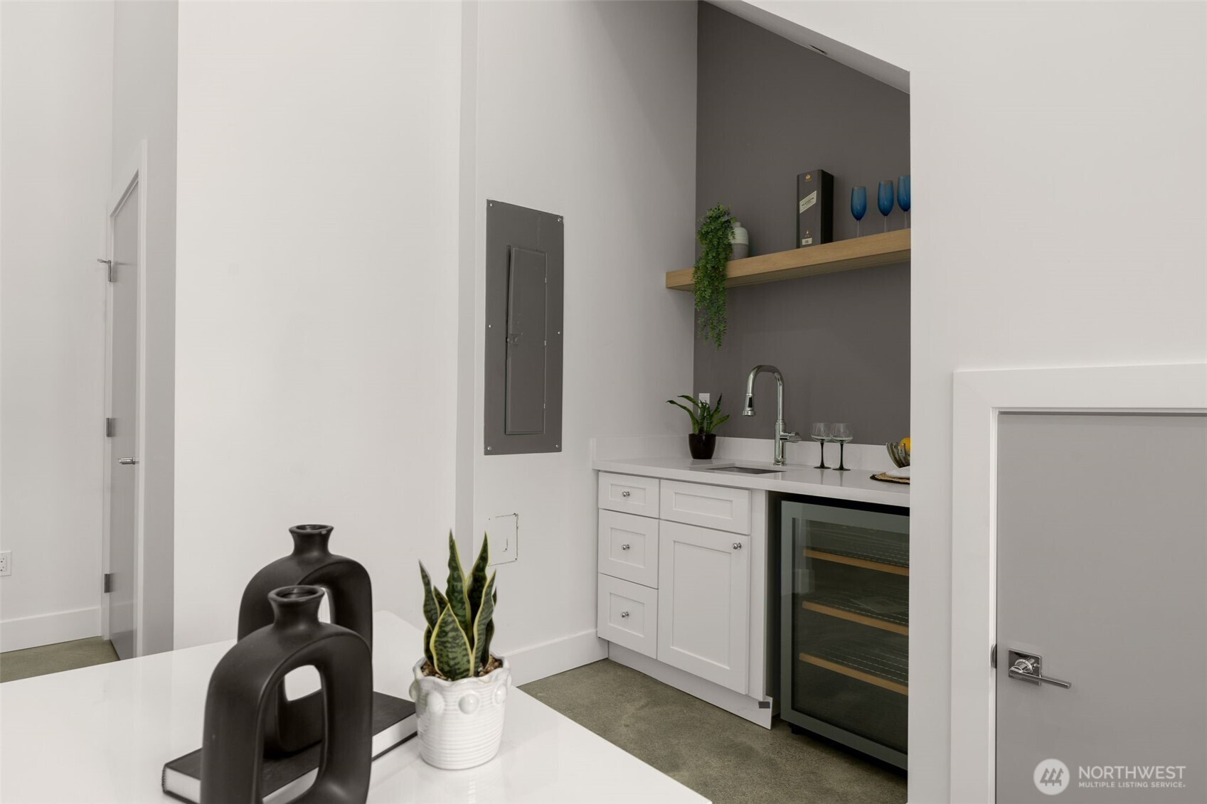 6245 Airport Way S B