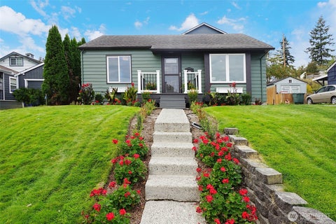 Photo of 1624 Pine Street, Everett, WA 98201 (MLS # 2590640)