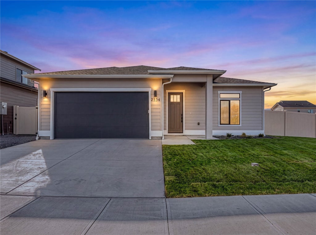 Photo of 2534 5th Street SE, East Wenatchee, WA 98802 (MLS # 2596720)