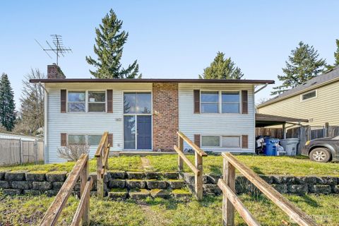 Photo of 1401 Lake Youngs Way SE, Renton, WA 98058 (MLS # 2470230)