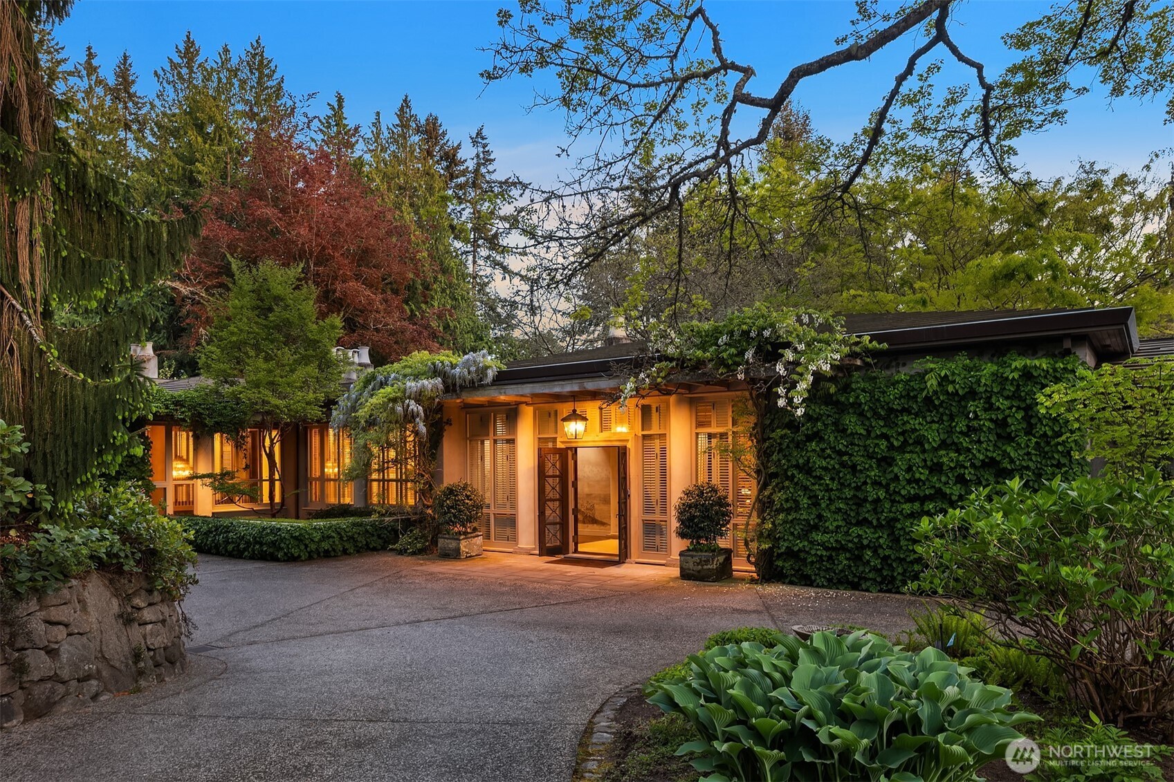 107 NW Highland Drive