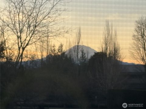 Photo of 17008 SE 183rd Place, Renton, WA 98058 (MLS # 2465732)