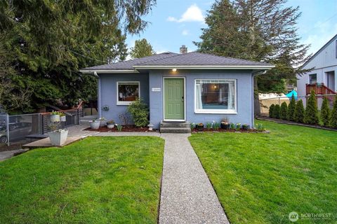 Photo of 10026 4th Avenue SW, Seattle, WA 98146 (MLS # 2484833)