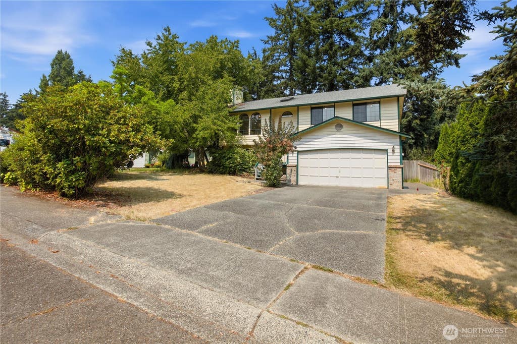 Photo of 2322 S 357th Street, Federal Way, WA 98003 (MLS # 2565641)