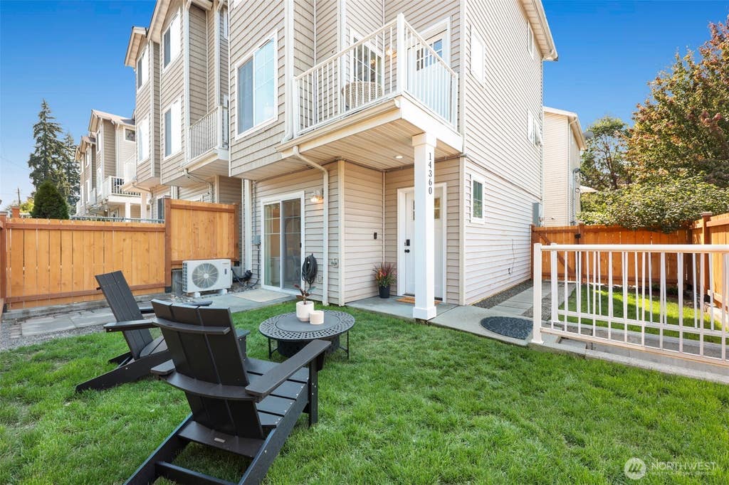 Photo of 14360 Stone Avenue N, Seattle, WA 98133 (MLS # 2574234)
