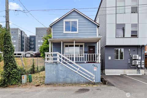Photo of 2371 S Yakima Avenue, Tacoma, WA 98405 (MLS # 2553043)