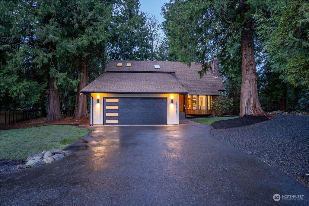 Photo of 17204 SE 194th Avenue, Renton, WA 98058 (MLS # 2315948)