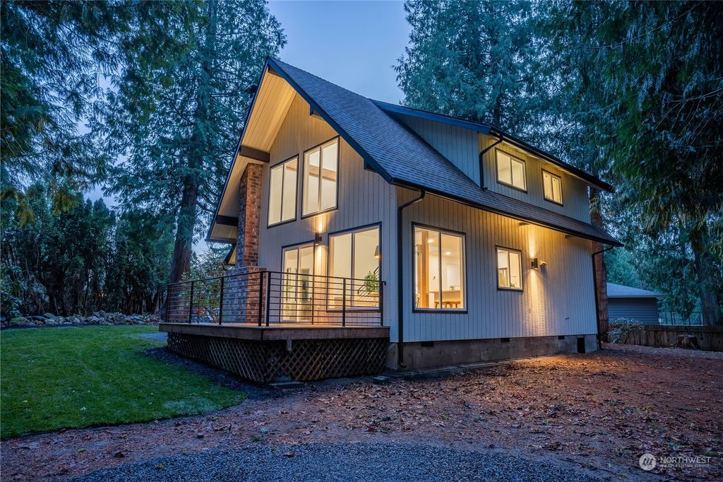 Photo of 17204 SE 194th Avenue, Renton, WA 98058 (MLS # 2315948)