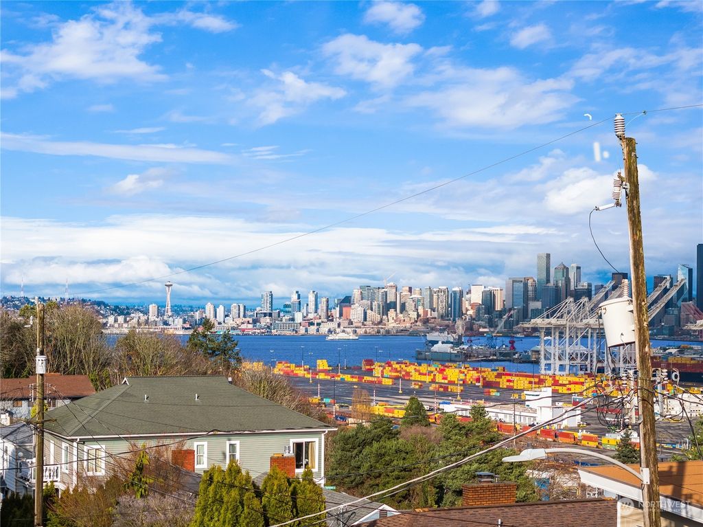 Photo of 3835 33rd Avenue SW, Seattle, WA 98126 (MLS # 2209924)