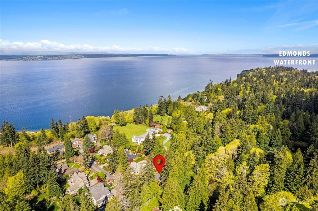 Photo of 11 Woodhaven Place, Woodway, WA 98020 (MLS # 2223952)