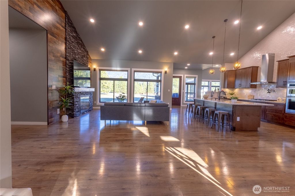 Photo of 1550 Old Cedars Road, Cle Elum, WA 98922 (MLS # 2466548)