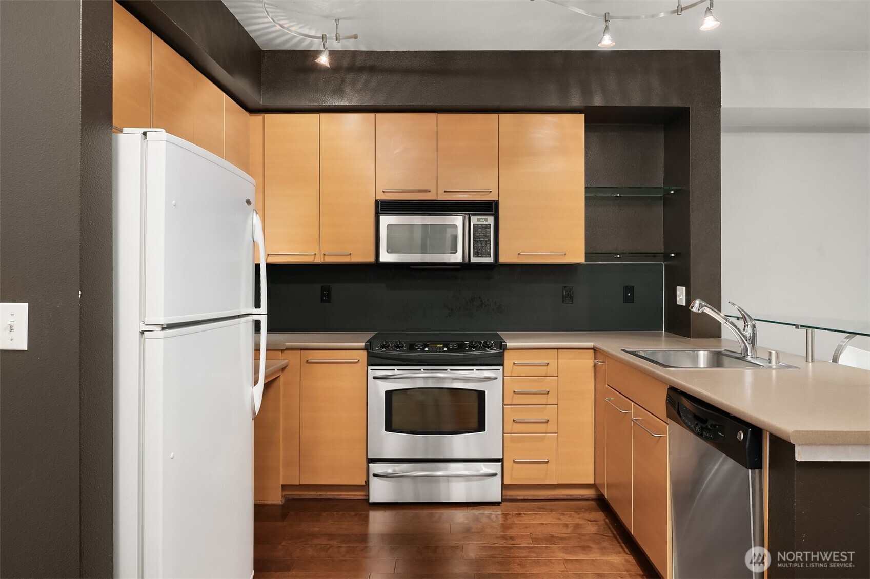 1410 E Pine Street W224