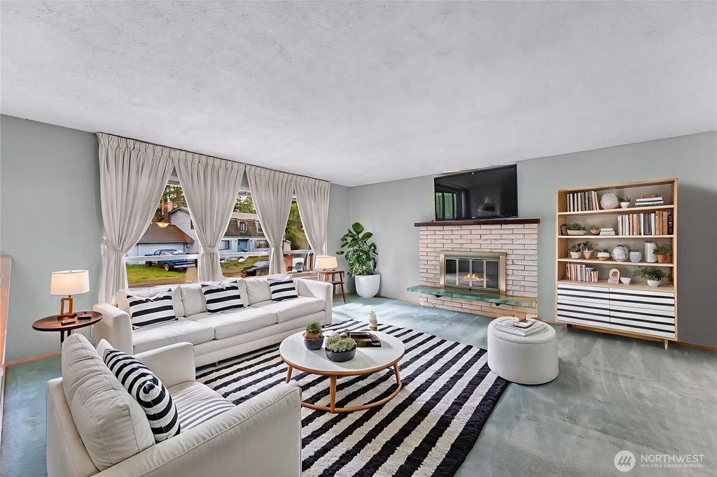 Photo of 1834 NE Sumner Drive, Oak Harbor, WA 98277 (MLS # 2462800)