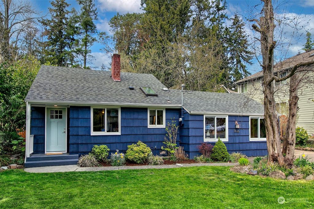 Photo of 1836 NE 170th Street, Shoreline, WA 98155 (MLS # 2055003)