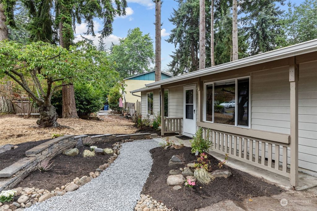 Photo of 32603 7th Place S, Federal Way, WA 98003 (MLS # 2158205)
