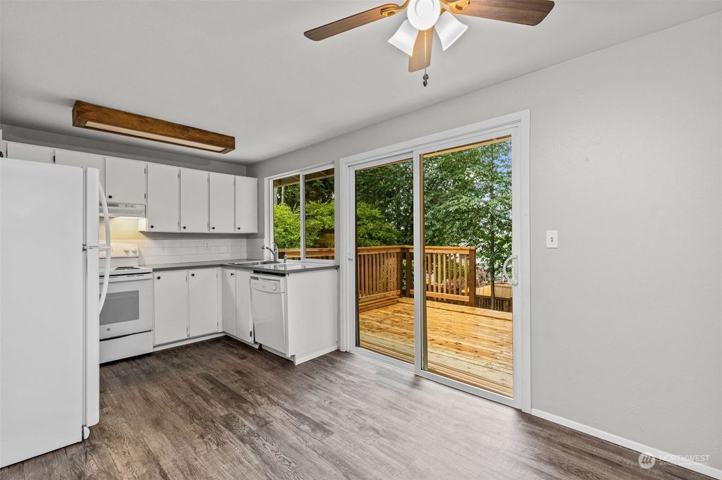 Photo of 32603 7th Place S, Federal Way, WA 98003 (MLS # 2158205)