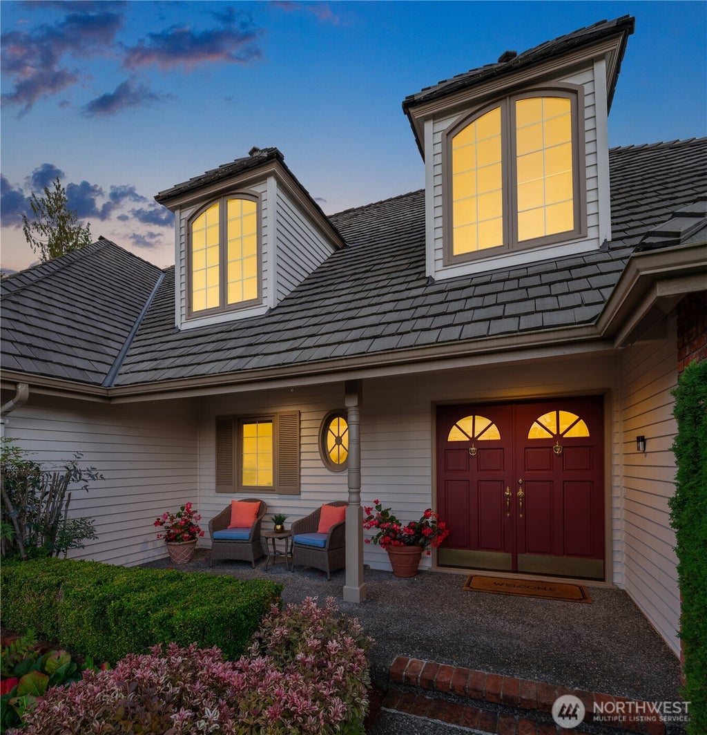 Photo of 4658 225th Avenue SE, Sammamish, WA 98075 (MLS # 2592563)