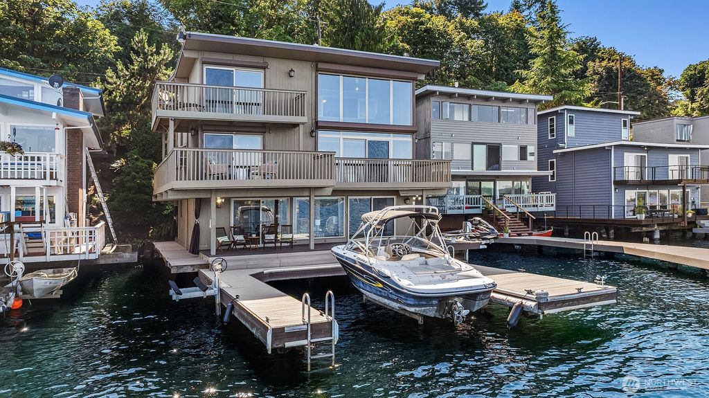 Photo of 9654 Rainier Avenue S, Seattle, WA 98118 (MLS # 2412319)