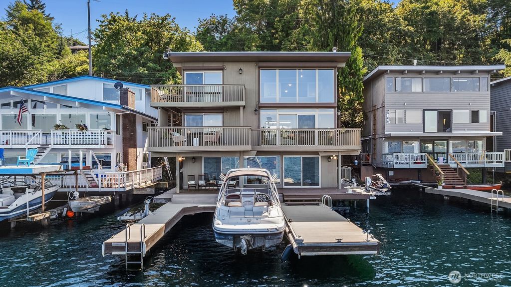 Photo of 9654 Rainier Avenue S, Seattle, WA 98118 (MLS # 2412319)