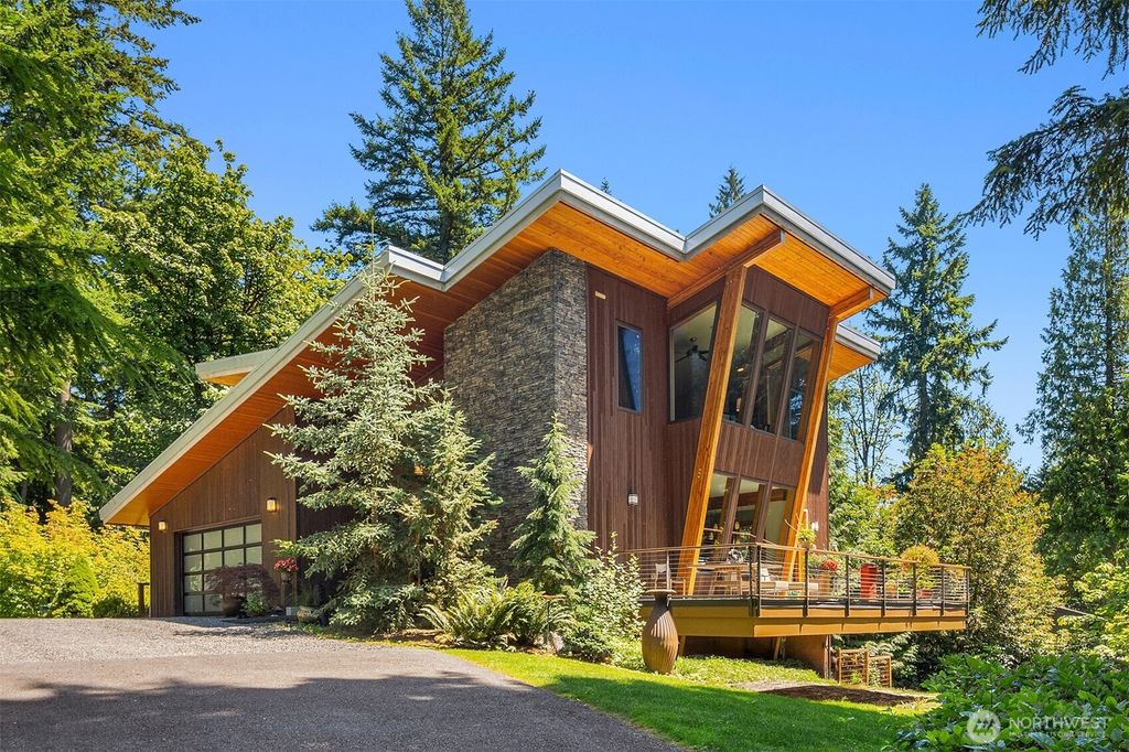 Photo of 12010 210th Place SE, Issaquah, WA 98027 (MLS # 2401952)