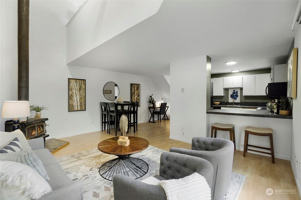 Photo of 12520 SE 42nd Street #520, Bellevue, WA 98006 (MLS # 2285911)