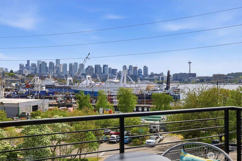 Photo of 2007 Minor Avenue E, Seattle, WA 98102 (MLS # 2525709)