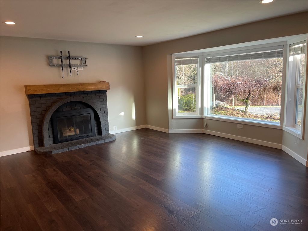 Photo of 18829 24th Avenue W, Lynnwood, WA 98036 (MLS # 2215786)