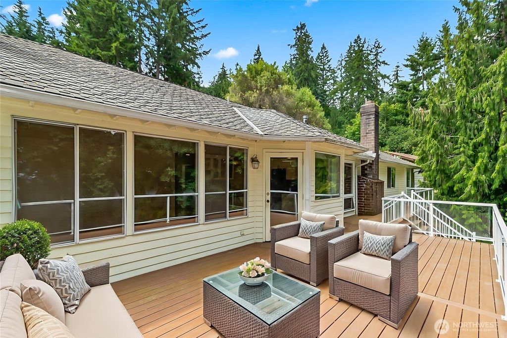 Photo of 17002 SE 43rd Street, Bellevue, WA 98006 (MLS # 2395961)