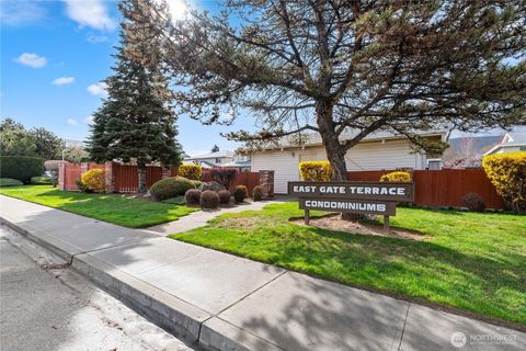 Photo of 100 Simon Street #40, East Wenatchee, WA 98802 (MLS # 2439297)