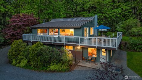 Photo of 10408 238th Way SE, Issaquah, WA 98027 (MLS # 2513976)