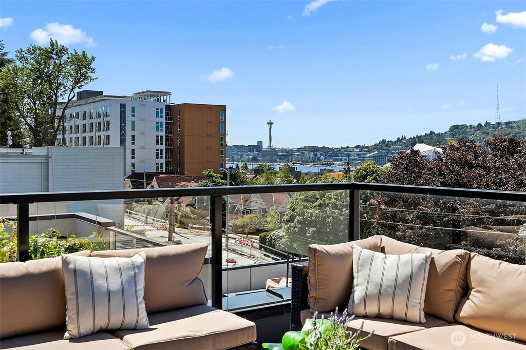 Photo of 2624 Eastlake Avenue E #A, Seattle, WA 98102 (MLS # 2567081)