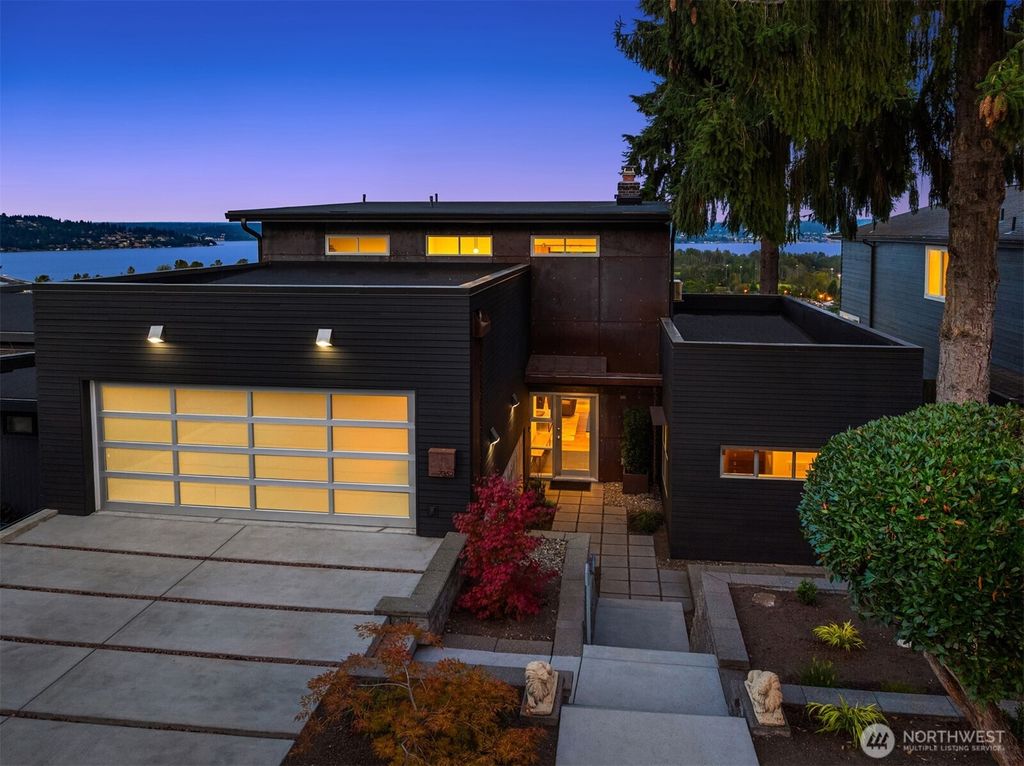 Photo of 7352 56th Avenue NE, Seattle, WA 98115 (MLS # 2420306)